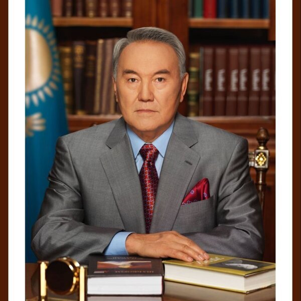 Портрет Президента РК ( А1 в багете под стеклом ) 83 * 50 см